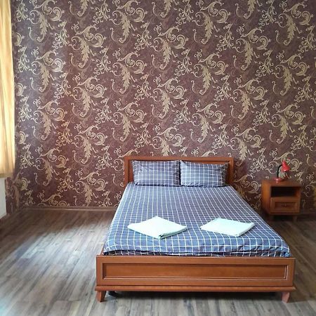 Apartments In Center Vinnytsia Bagian luar foto