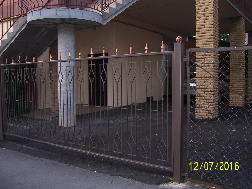 Apartments In Center Vinnytsia Bagian luar foto